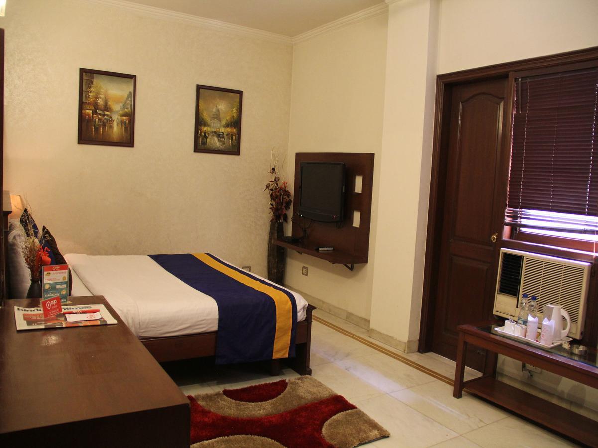 Hotel Comfort Zone New Delhi Exterior photo